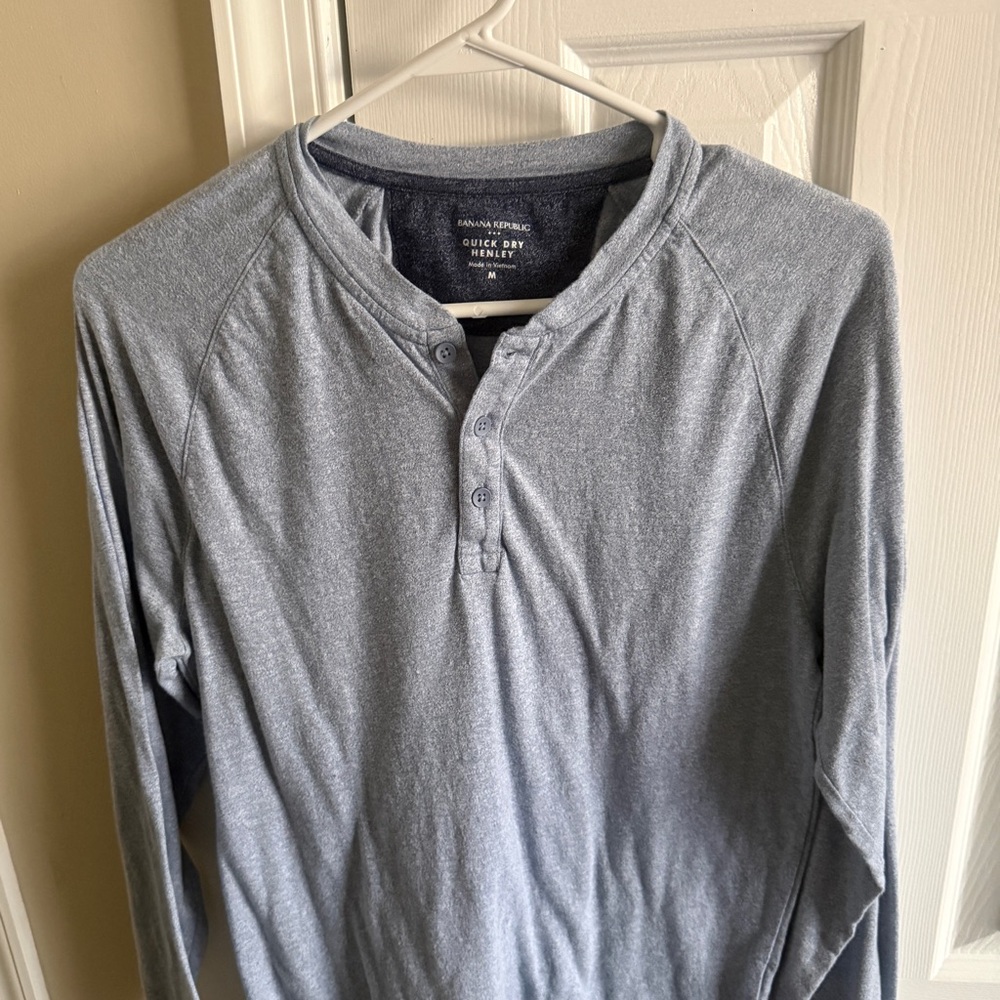 Banana Republic Men's Blue Henley Shirt Dri-Fit